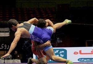 آزاد و فرنگی کاران ایران حریفان خود را شناختند