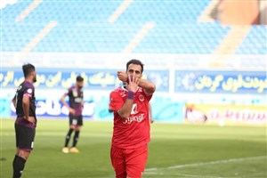 قاسمینژاد، گلزن استقلال در لباس پدیده