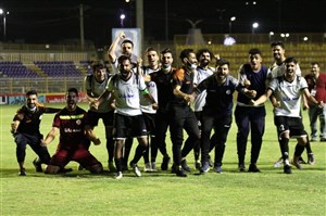جشن نفتیها برای اولین برد با فکری (عکس)