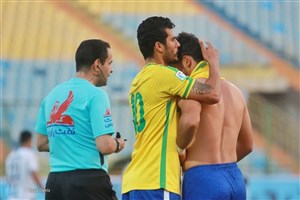 شریعتزاده: شرمنده آبادانیها هستیم و جبران میکنیم