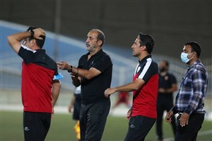 اکبر میثاقیان و جنجال فیروز کریمی درباره نویسندهها