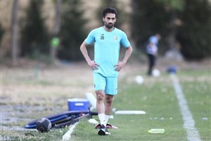 مدافع مصدوم استقلال برای بازگشت استارت زد(عکس)