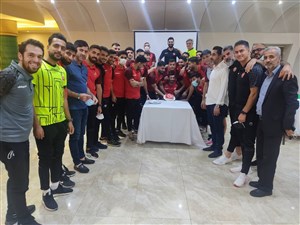 نیشگون و کیک مالی در اردوی پرسپولیس (عکس)