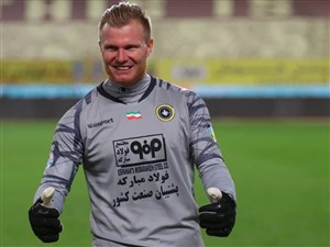 کنت، برنده دوئل گلر خارجیهای فوتبال ایران
