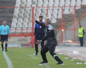 مربی نساجی در بیمارستان بستری شد