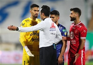 داوران خط قرمز ما هستند، با مستندات حرف بزنید