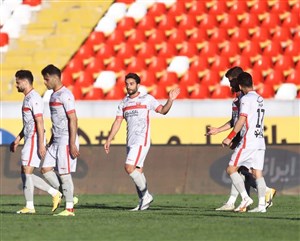 صدرنشینی فرهاد؛ استقلالیها علیه پرسپولیس