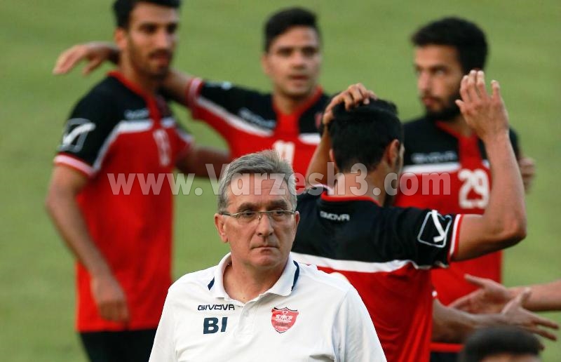 برترى ٥ گله پرسپولیس در نیمه اول