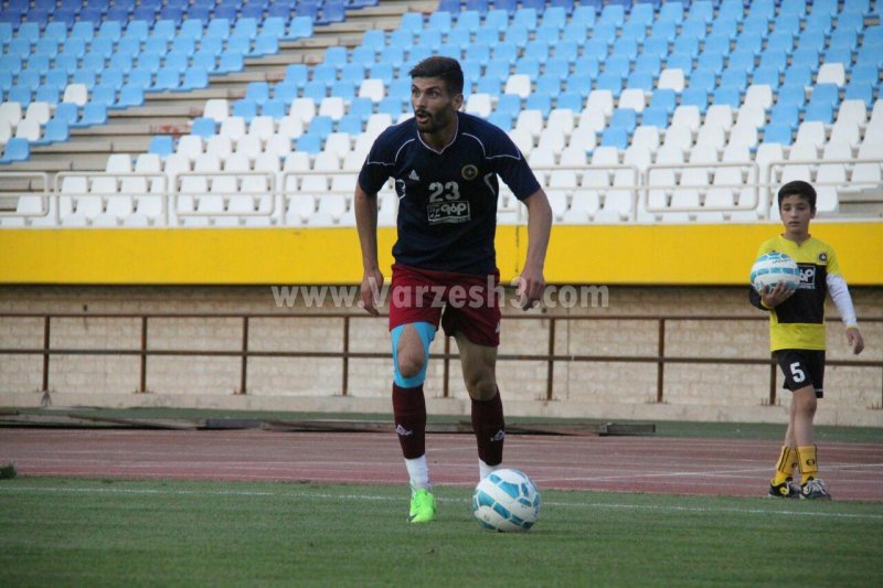 سعید آقایی پا به توپ شد 