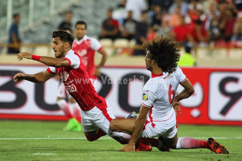 گل پرسپولیس آفساید نبود، علی پور باید اخراج میشد