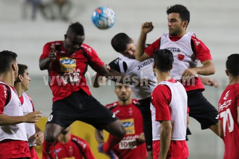 آمادهباش به سرزنان پرسپولیس مقابل گسترش فولاد