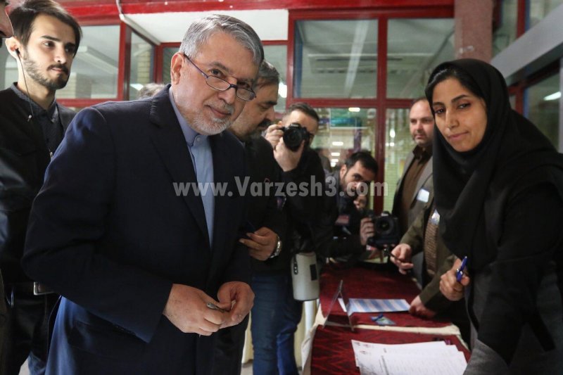 صالحی امیری با قیام دسته جمعی رییس شد!