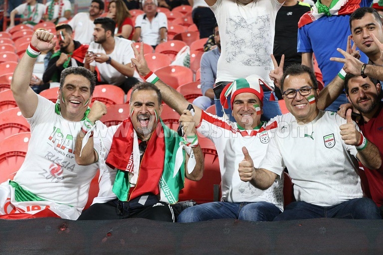 شور ایرانی در ورزشگاه آل مکتوم آغاز شد