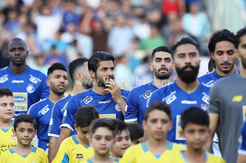 پاداش به بازیکنان استقلال در تبریز