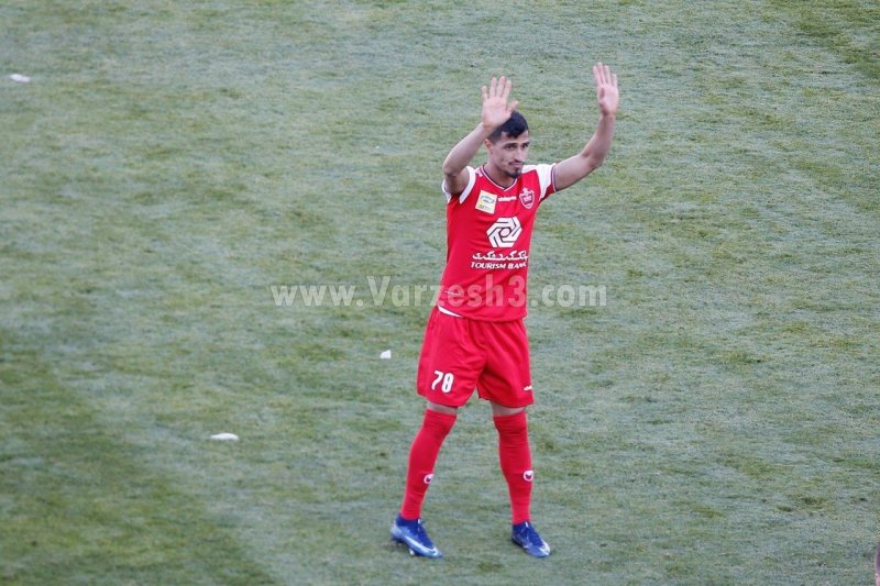 پیام احساسی علیپور با لباس پرسپولیس