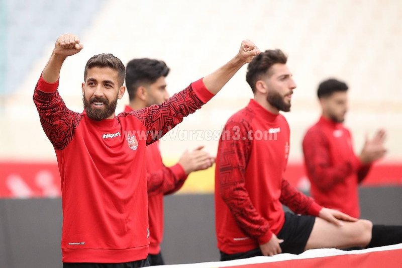 فرشاد فرجی از لیست پرسپولیس خط خورد