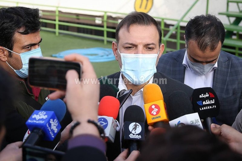 عزیزی خادم: با تولیدکنندگان انزجار برخورد میکنیم