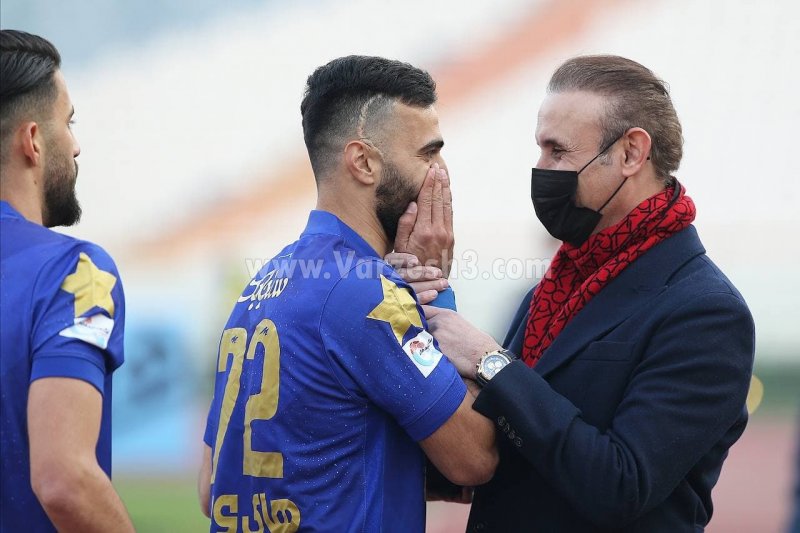 پرسپولیس و استقلال سر چه دعوا میکنند؟