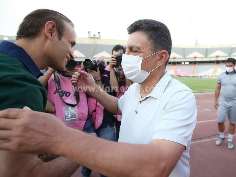 صمیمیت الپاچینو و دنیرو در ورزشگاه آزادی (عکس)