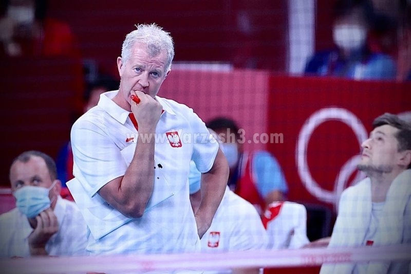 واکنش مربی لهستان؛ انگشت حسرت گزیدن (عکس)