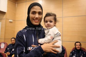 همراهی ویژه AFC؛ فرهمند با دخترش در جام ملت‌ها